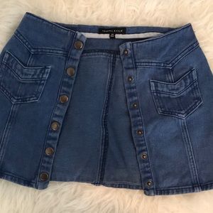 KENDALL + KYLIE JEAN SKIRT!